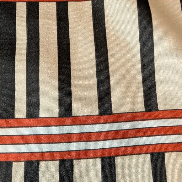 Rare Vintage Leonardo Scarf - Picture 8 of 15